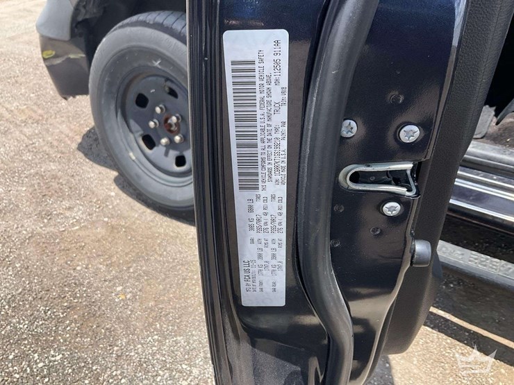 2016-dodge-1500-image-5