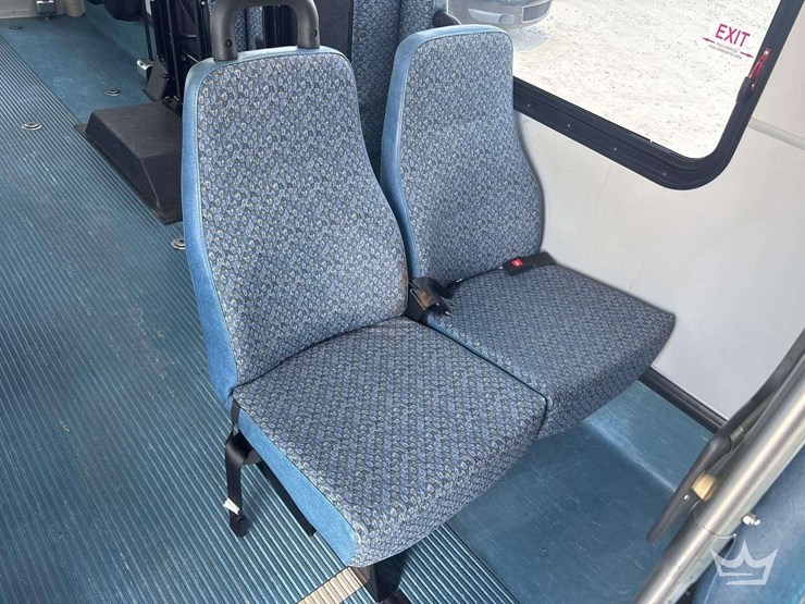 2017-ford-e450-image-19