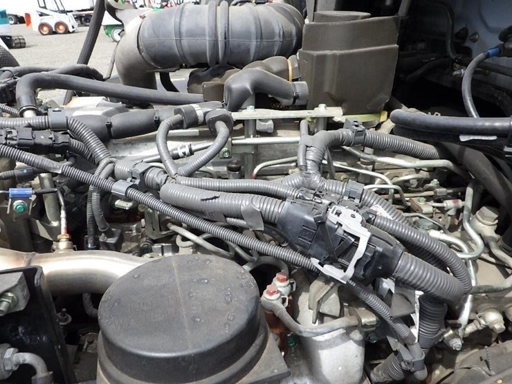 2018-hino-338-image-23