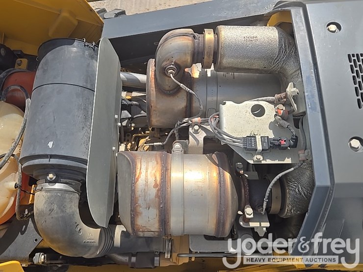 2020-deere-310sl-image-34