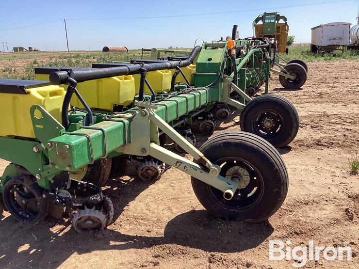 john-deere-1720-image-16