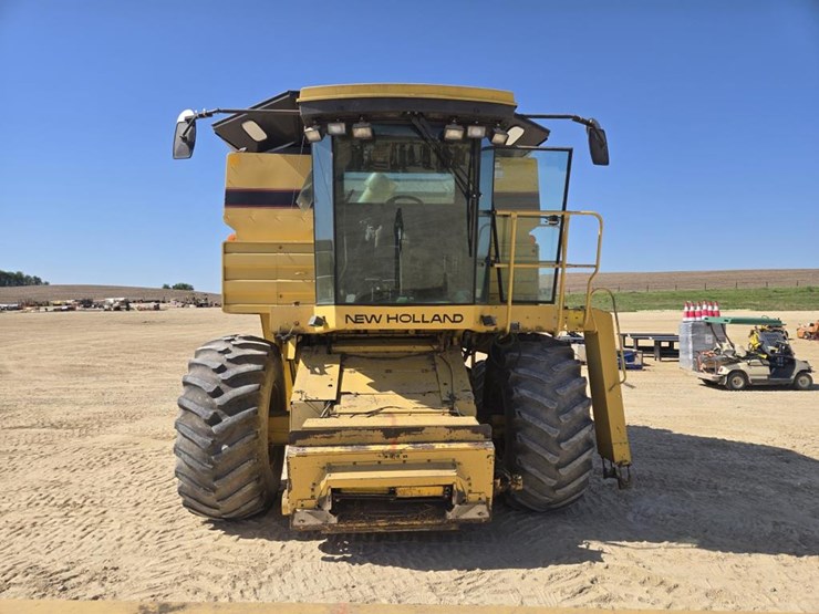 new-holland-tr97-image-2
