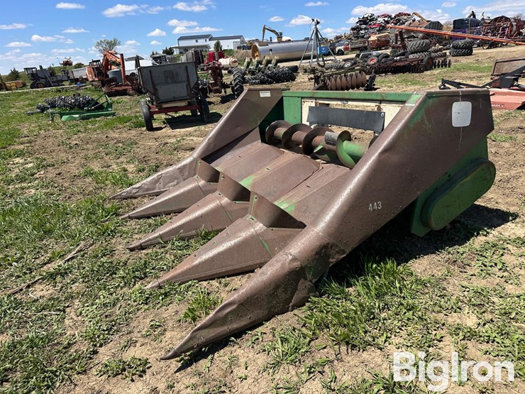 john-deere-443-image-1