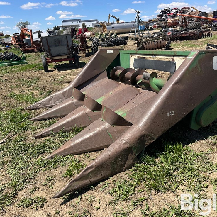 JOHN DEERE 443