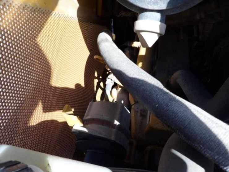 2005-deere-450j-lt-image-54