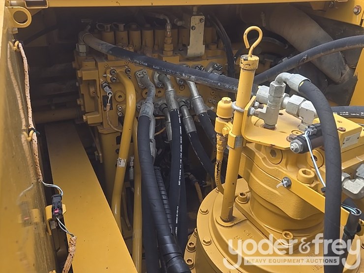 2019-caterpillar-336-image-31