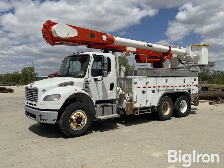 2016-freightliner-m2-106-image-1
