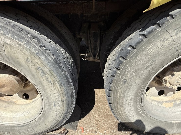 2018-western-star-4700-image-8