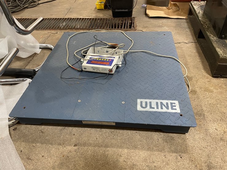 #4613-•-platform-scale-with-digital-readout-image-4
