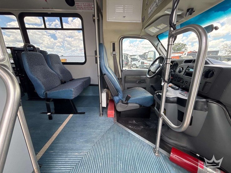 2017-ford-e450-image-13
