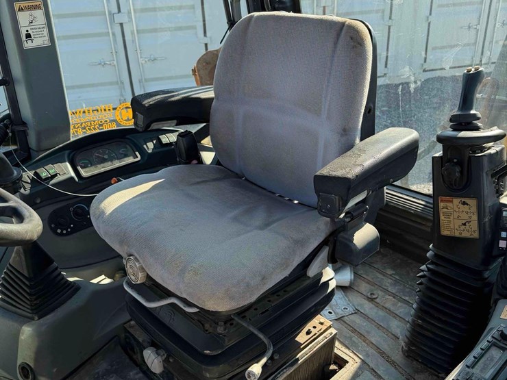 new-holland-b95lr-backhoe-image-20