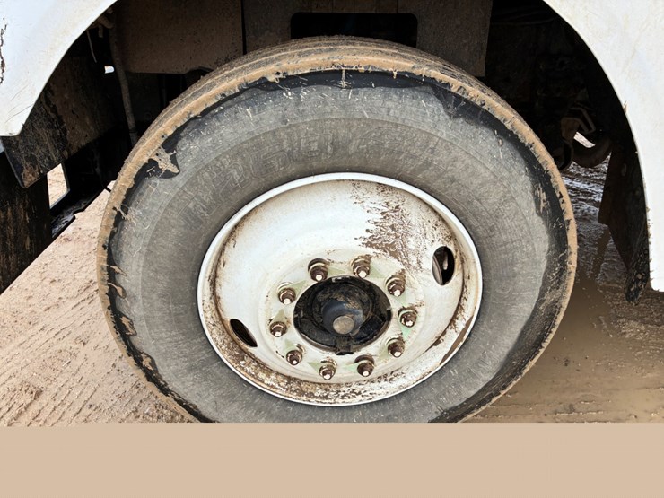 2013-freightliner-coronado-122-sd-image-12