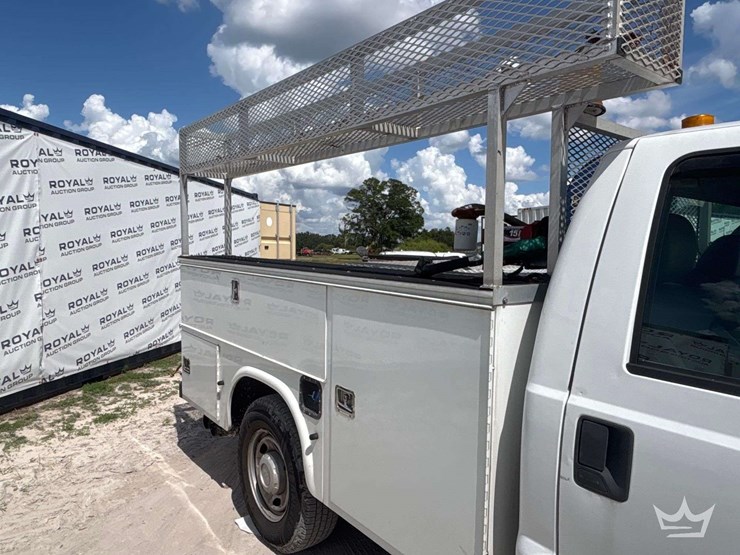 2015-ford-f350-image-21
