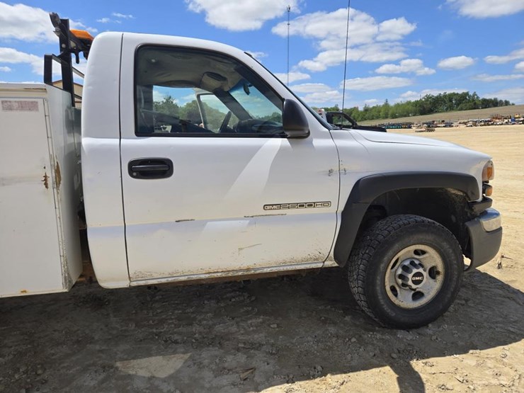 2006-gmc-sierra-2500hd-image-18