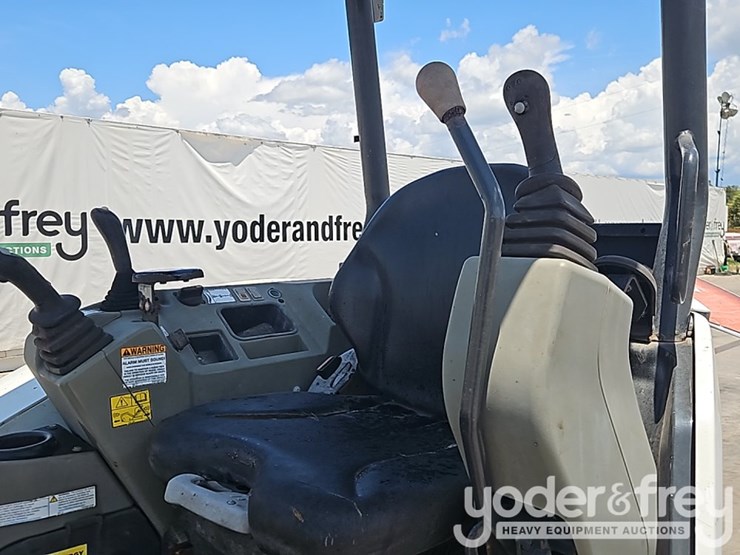2019-bobcat-e32-image-31