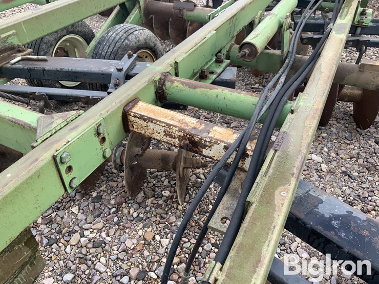 john-deere-331-image-17