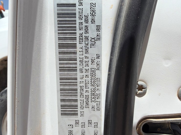 2016-dodge-ram-3500-image-9
