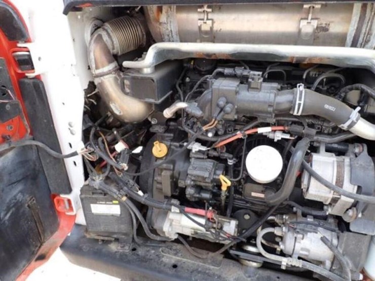2021-bobcat-t770-image-43