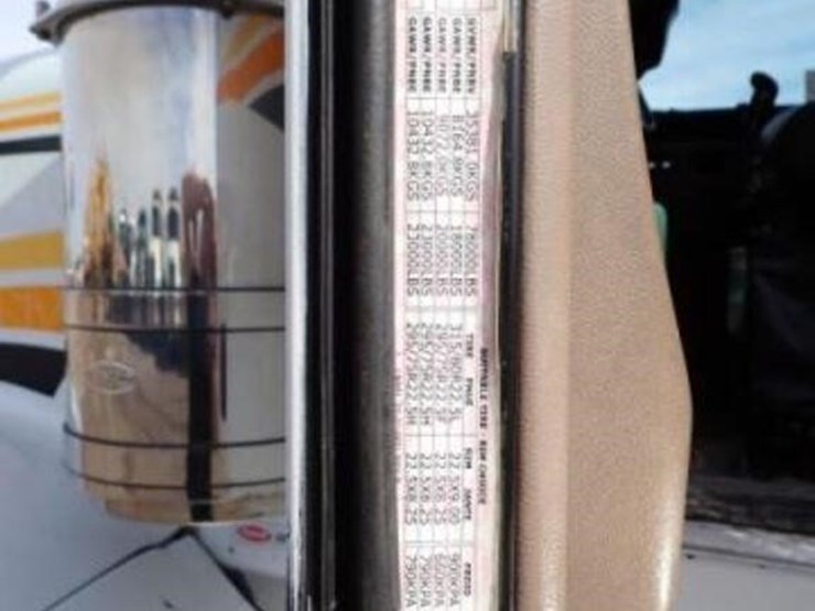 2013-peterbilt-367-image-10