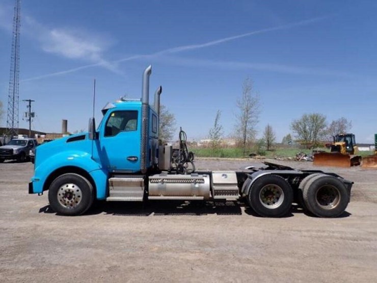 2019-kenworth-t880-image-8
