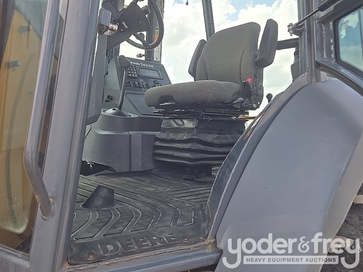 2020-deere-310sl-image-41