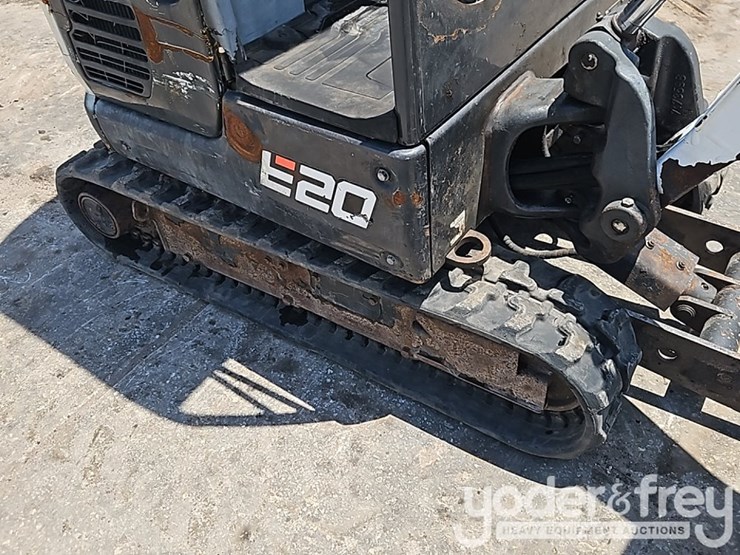 2020-bobcat-e20-image-10