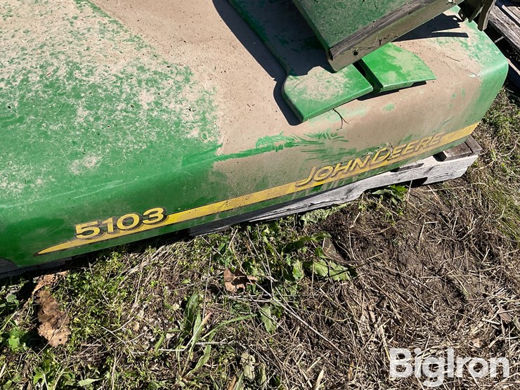 john-deere-tractor-hood-&-fuel-tank-image-10
