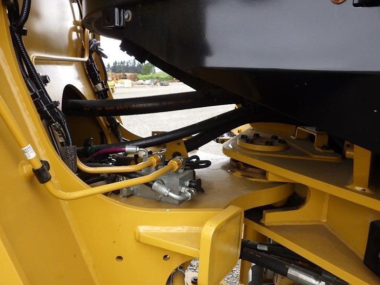 2022-caterpillar-930m-image-32