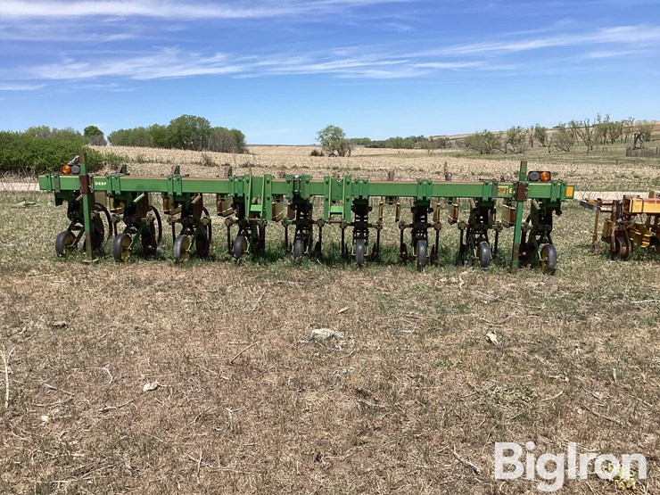 john-deere-885-image-2