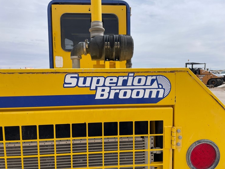 2017-superior-broom-dt80k-image-65
