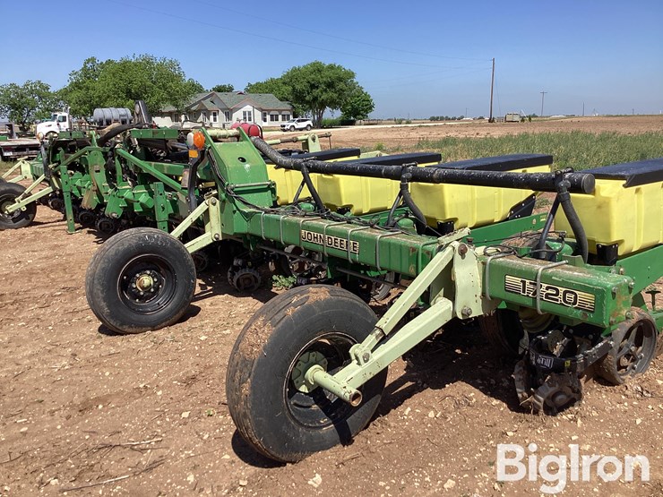 john-deere-1720-image-17