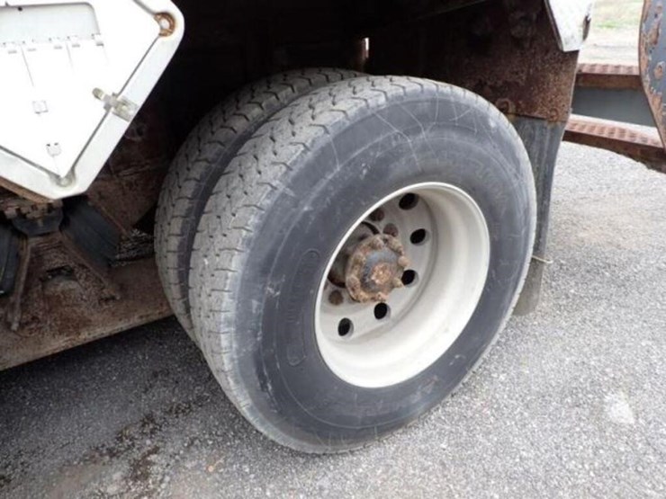 inoperable-2005-mack-cv713-tri/a-vacuum-truck-1m2a-image-52