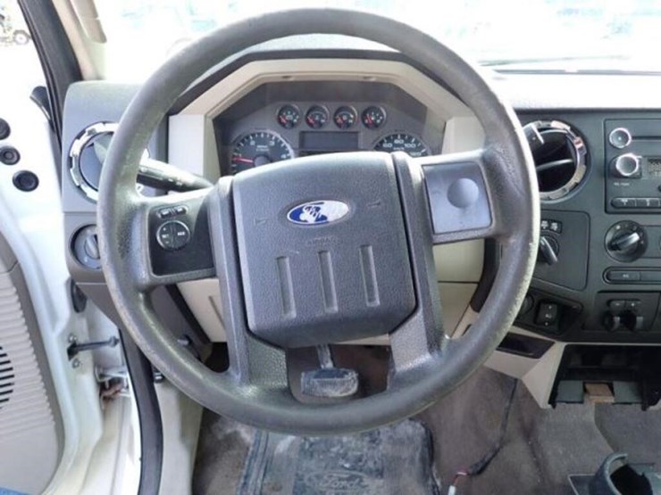 2010-ford-f350-xlt-image-14