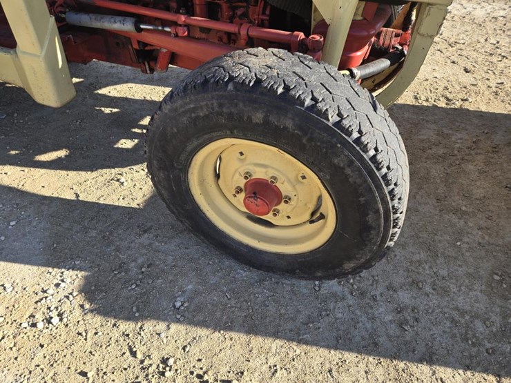 ford-4000-image-3
