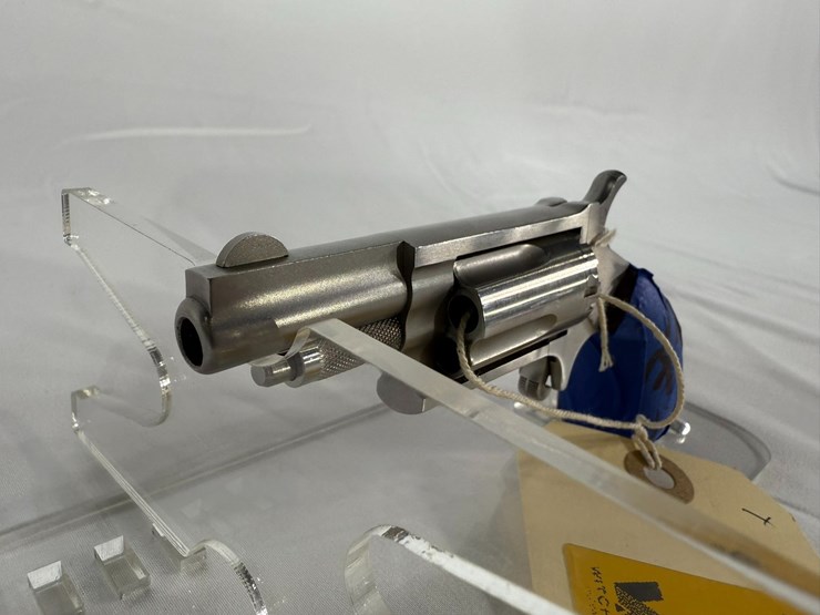 #77-•-north-american-arms-22-magnum-revolver-e319563-image-2
