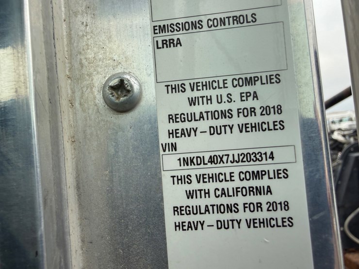 2018-kenworth-t800-image-13
