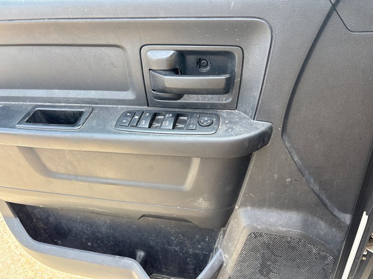 2015-dodge-ram-2500-image-11