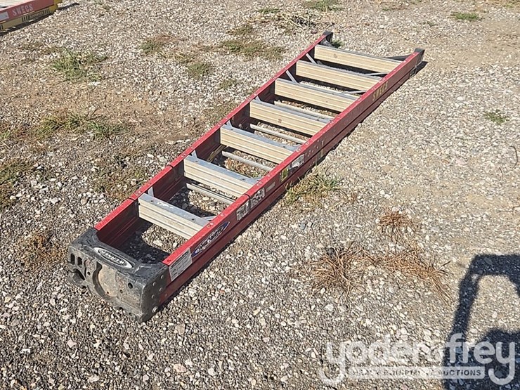 8'-a-frame-ladder-image-4