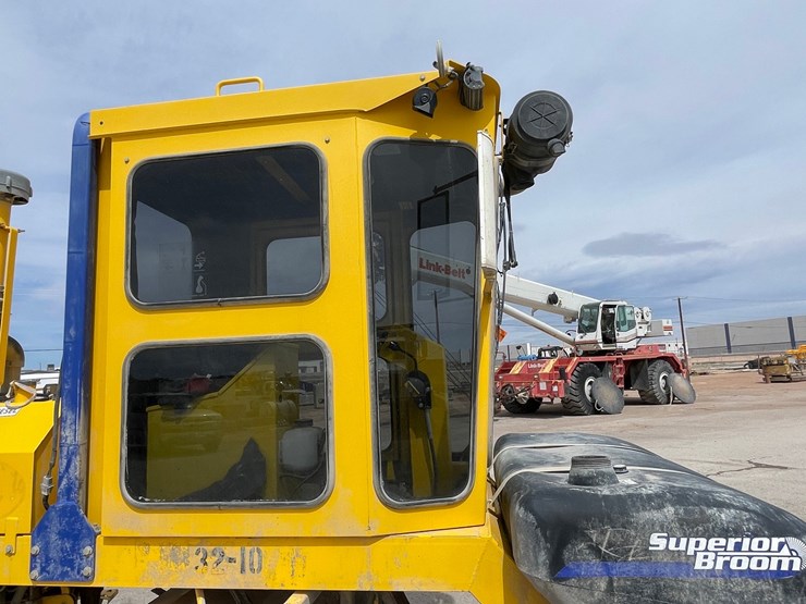 2017-superior-broom-dt80k-image-42