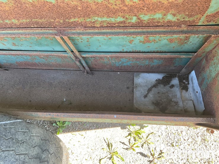portable-cattle-feeder-image-12