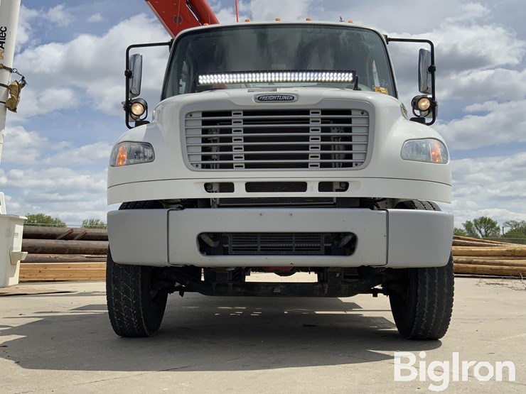 2012-freightliner-m2-106-image-17