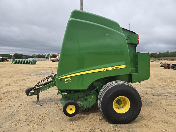 john-deere-569-premium-image-4