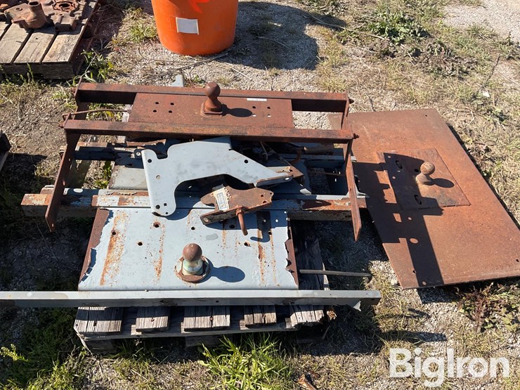 b-&-w-trailer-ball-hitches-image-4