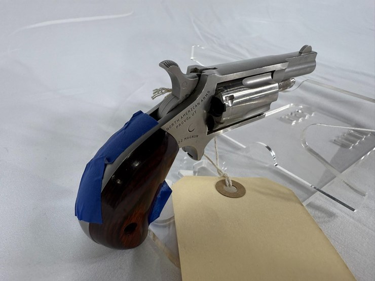 #77-•-north-american-arms-22-magnum-revolver-e319563-image-21