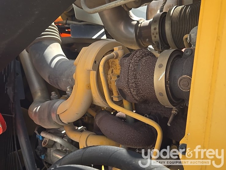 2020-deere-310sl-image-35
