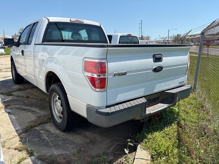#40-•-2012-ford-1/2-ton-crew-cab-pick-up-truck-image-5
