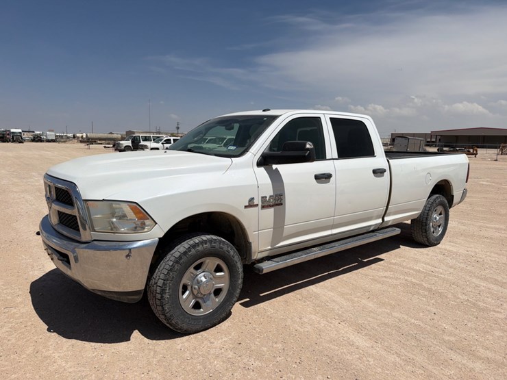 2016-dodge-ram-3500-image-1