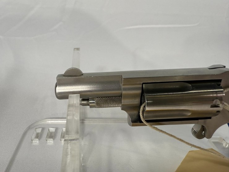 #77-•-north-american-arms-22-magnum-revolver-e319563-image-17