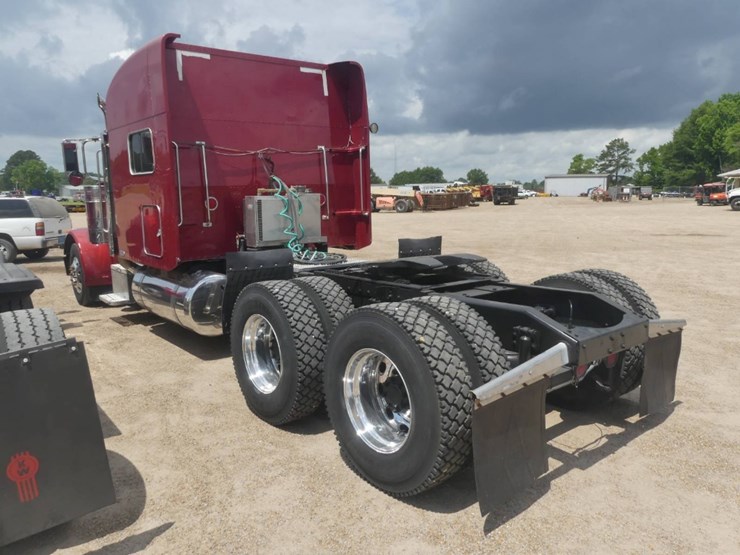 2007-peterbilt-379-image-4