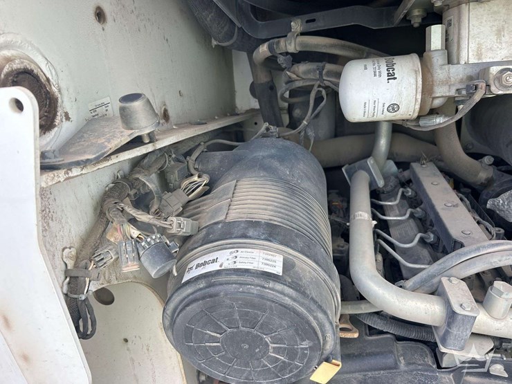 2023-bobcat-t76-image-9